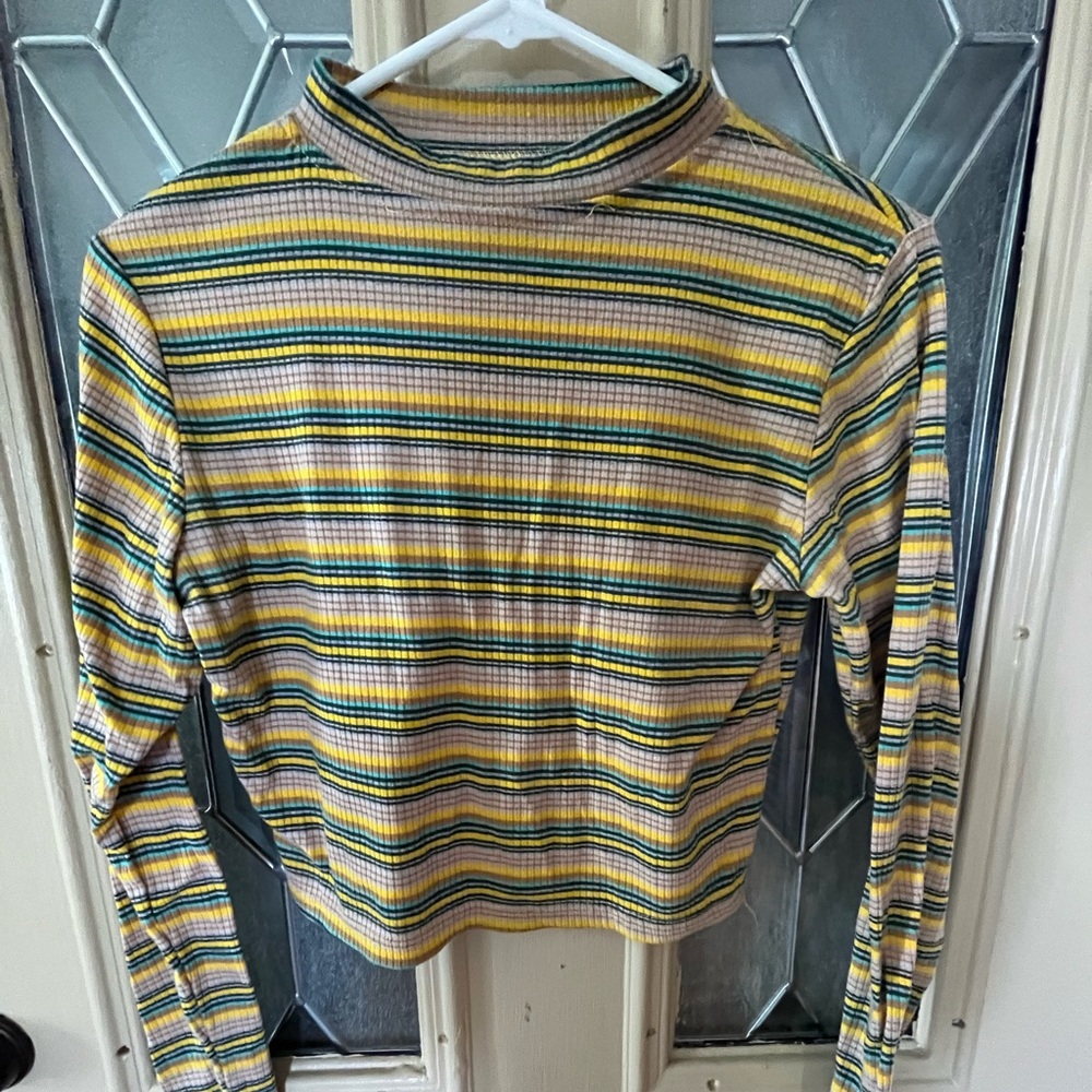 Women’s turtleneck crop top